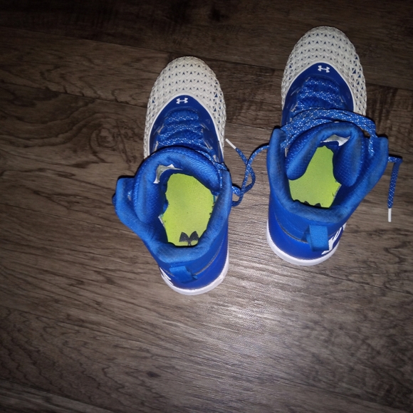 Under armour cleats - Picture 2 of 6